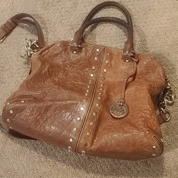 Michael Kors - Astor large studded leather satchel - Picture 2 of 5